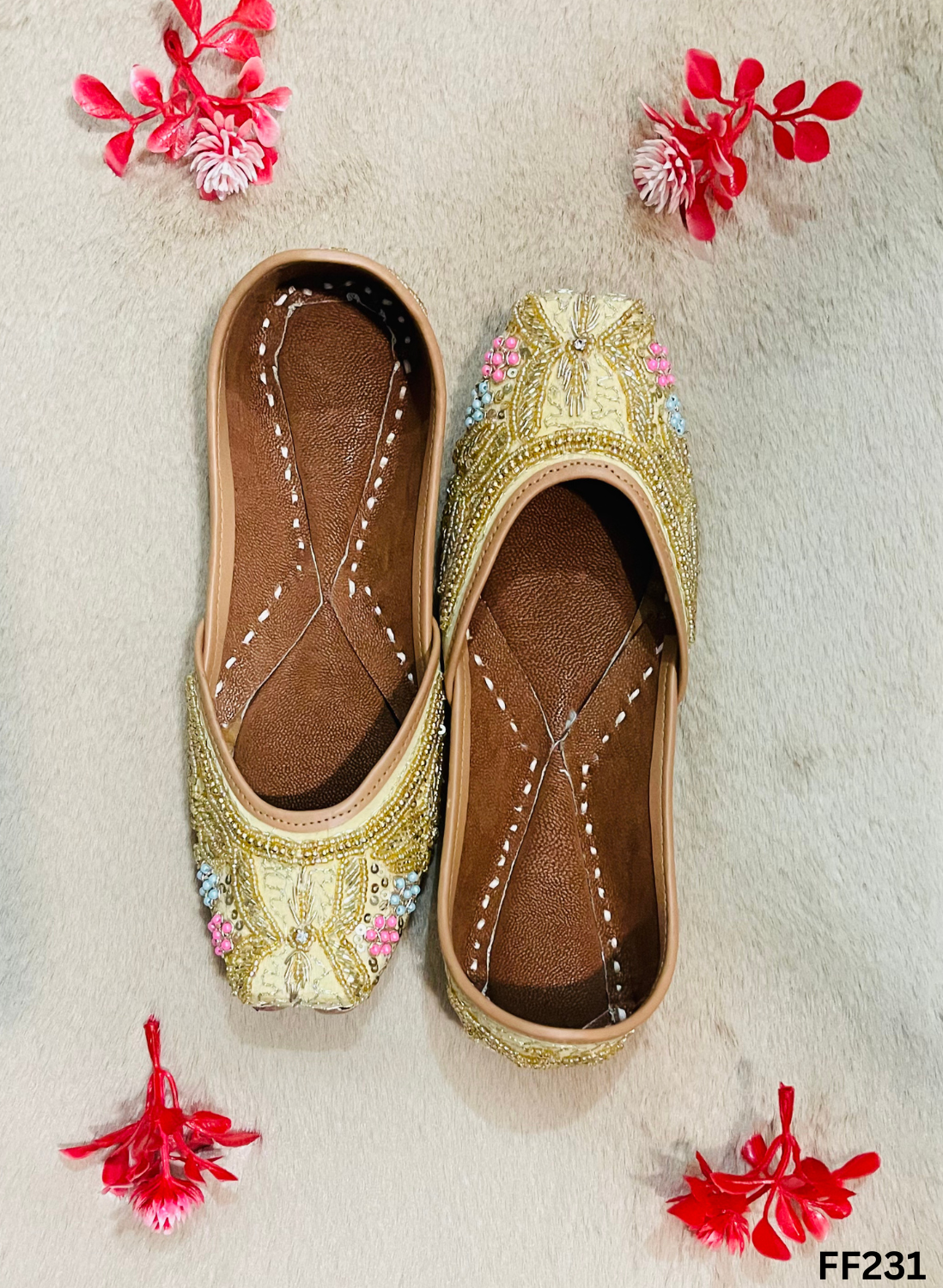 FF231 |  Golden  | Hand-Work | Punjabi Jutti - Image 3
