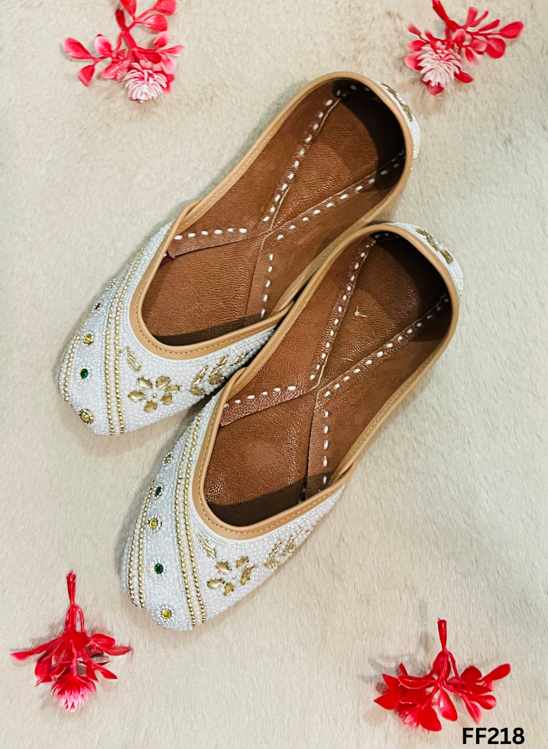 FF218 | White| Hand-Work | Punjabi Jutti - Image 2
